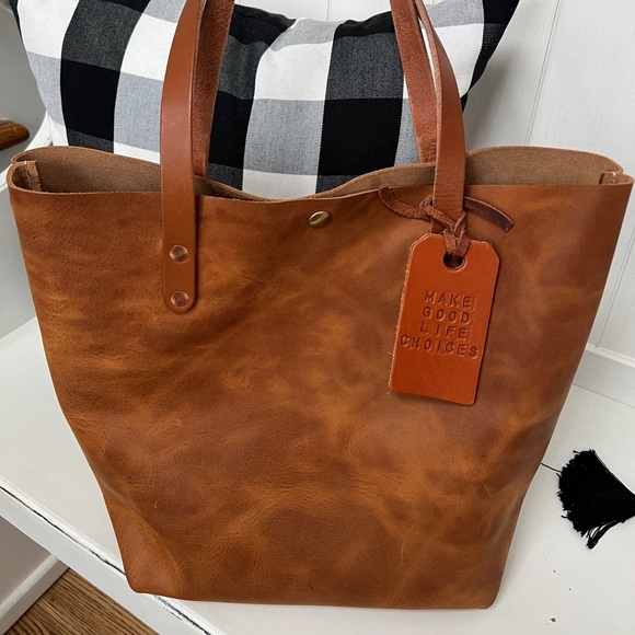 ♥️ KMM & Co Leather Tote in Distressed Ochre - Picture 10 of 15